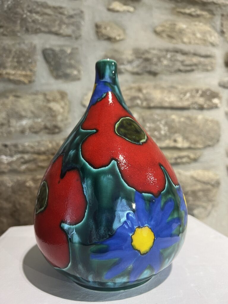 medium red and blue pot